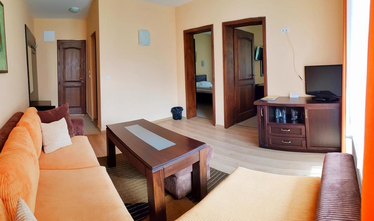 Family Hotel Chiflik Hills מראה חיצוני תמונה