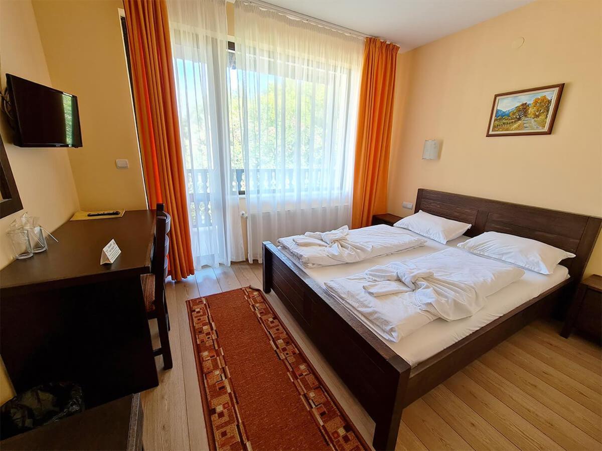 Family Hotel Chiflik Hills חדר תמונה