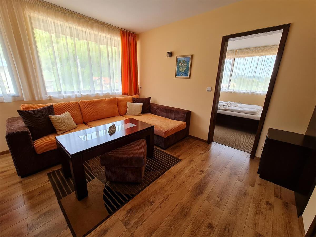 Family Hotel Chiflik Hills מראה חיצוני תמונה