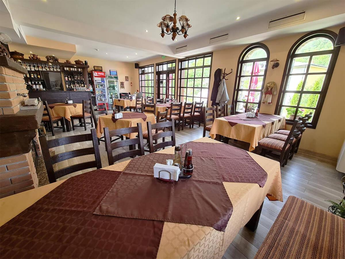 Family Hotel Chiflik Hills מראה חיצוני תמונה