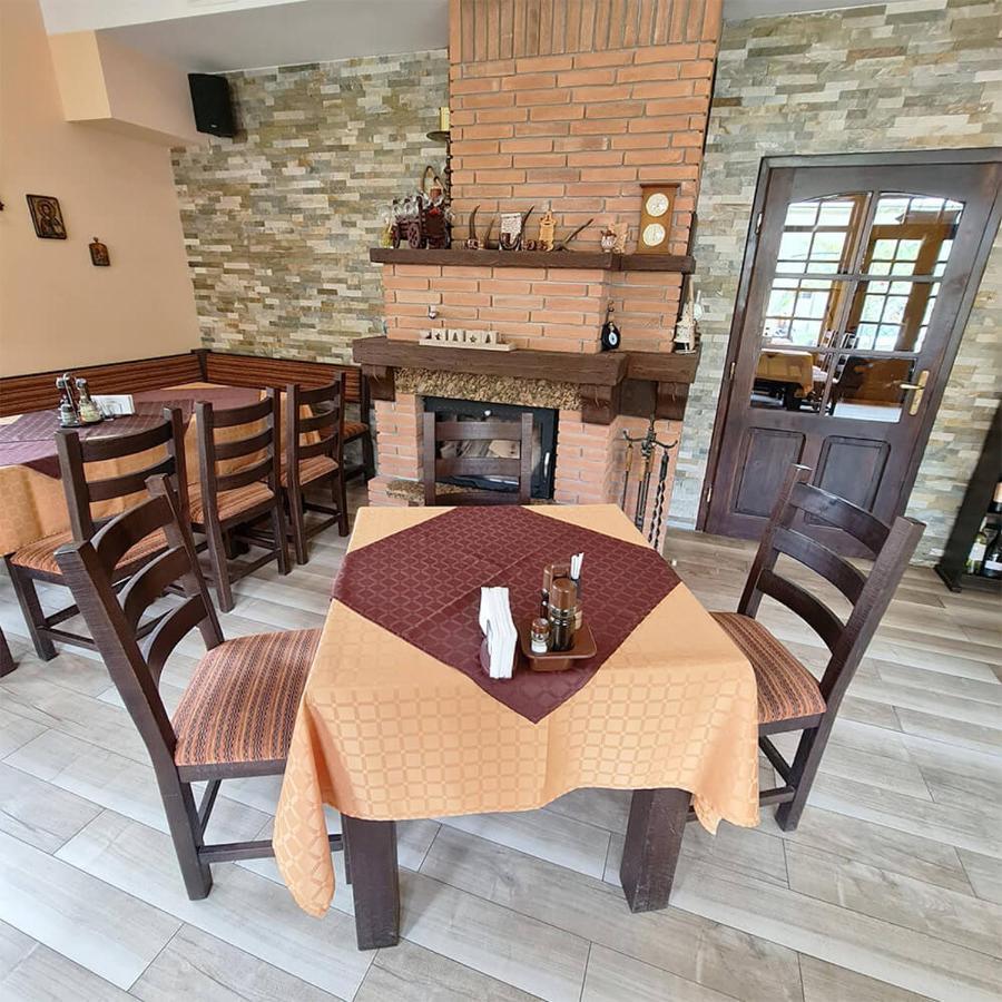 Family Hotel Chiflik Hills מראה חיצוני תמונה