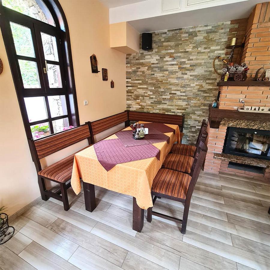 Family Hotel Chiflik Hills מראה חיצוני תמונה