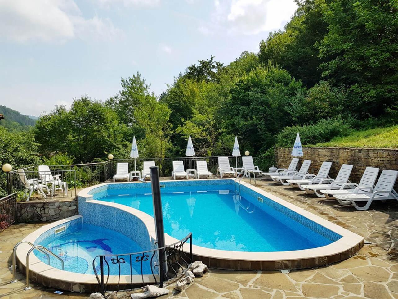 Family Hotel Chiflik Hills מראה חיצוני תמונה