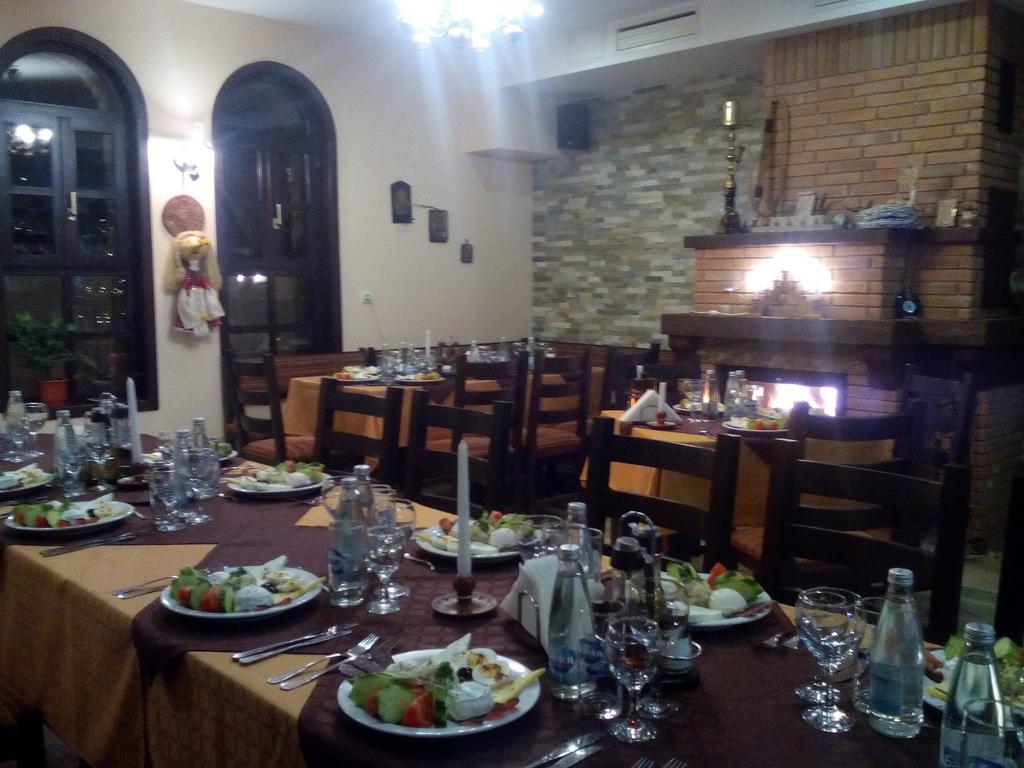Family Hotel Chiflik Hills מראה חיצוני תמונה