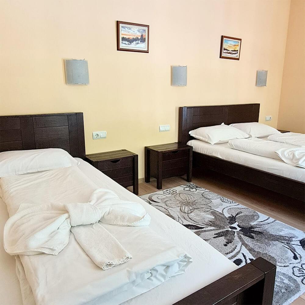 Family Hotel Chiflik Hills חדר תמונה