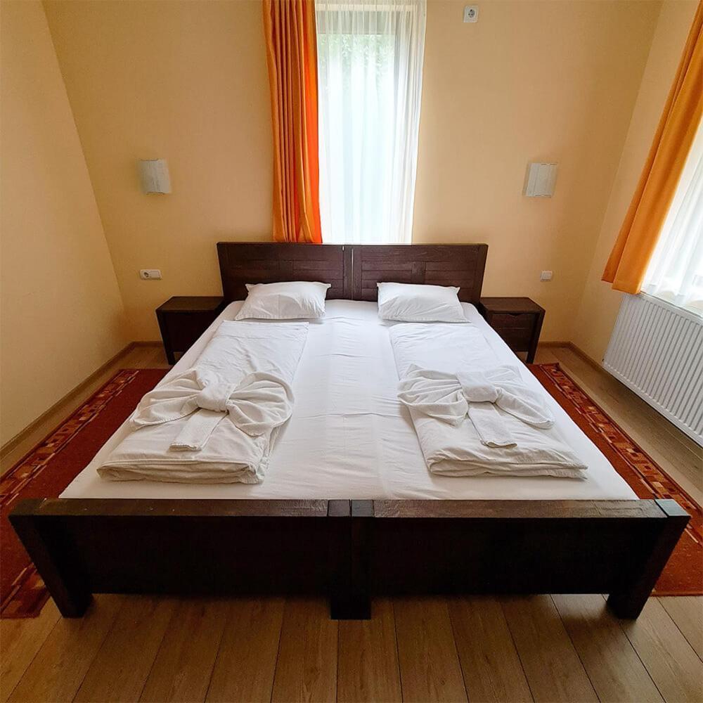 Family Hotel Chiflik Hills חדר תמונה