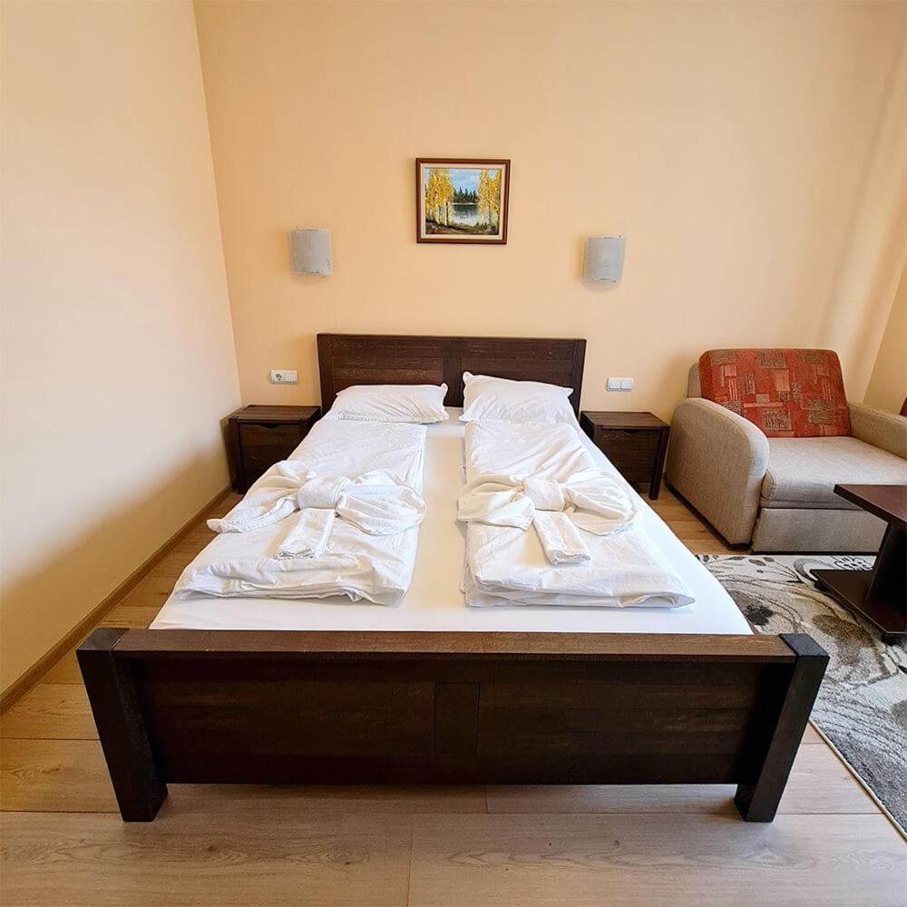 Family Hotel Chiflik Hills חדר תמונה