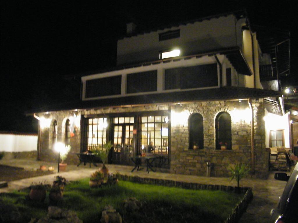 Family Hotel Chiflik Hills מראה חיצוני תמונה