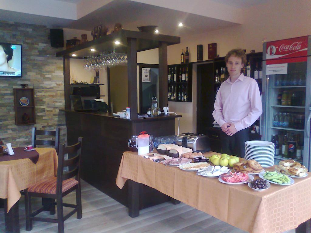 Family Hotel Chiflik Hills מראה חיצוני תמונה