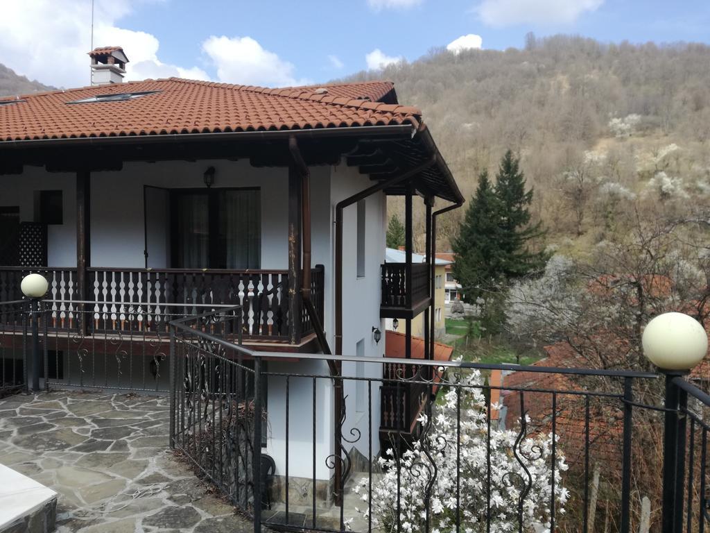 Family Hotel Chiflik Hills מראה חיצוני תמונה