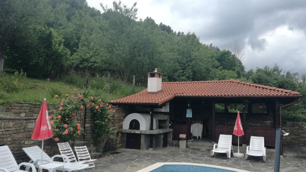 Family Hotel Chiflik Hills מראה חיצוני תמונה